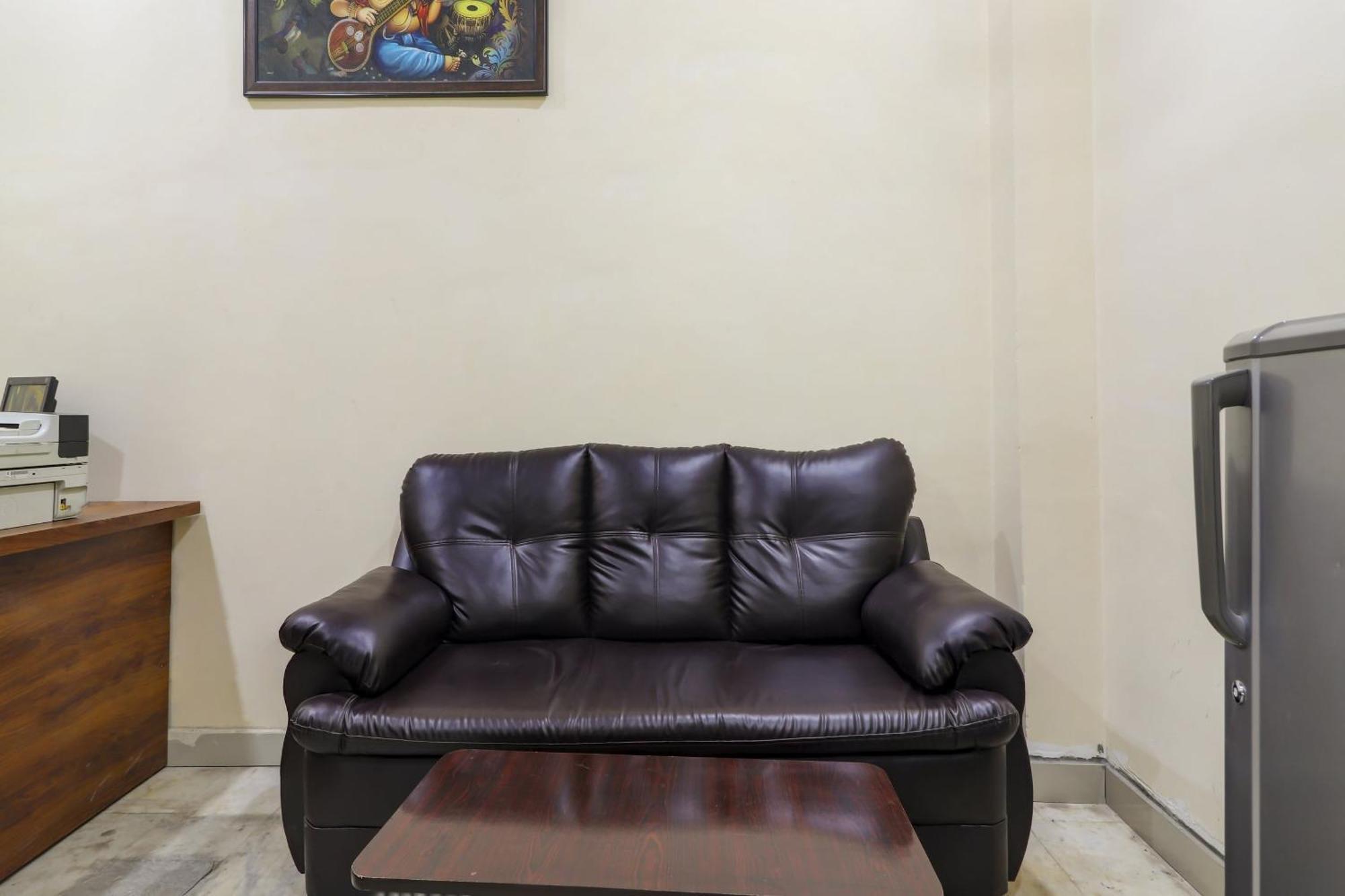 Hotel O Rsquare Elite Sururnagar ภายนอก รูปภาพ